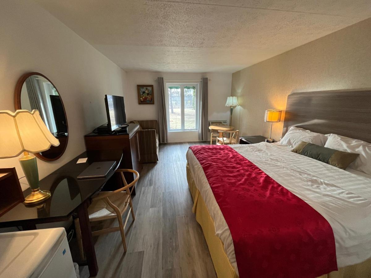 Hotel Cowansville Стая снимка