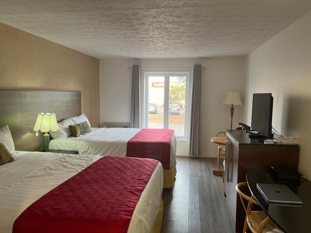 Hotel Cowansville Стая снимка