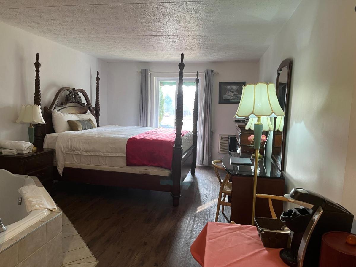 Hotel Cowansville Стая снимка