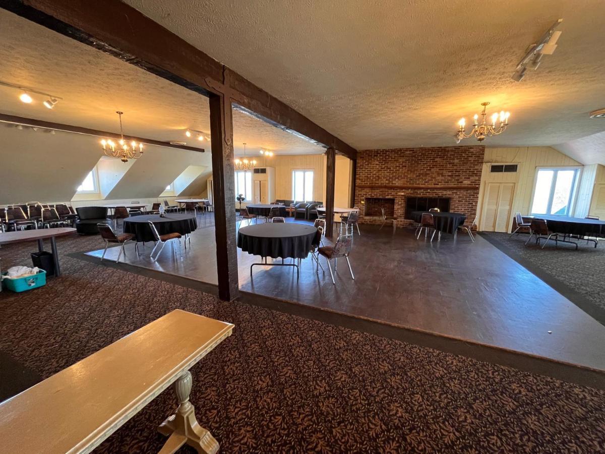 Hotel Cowansville Екстериор снимка