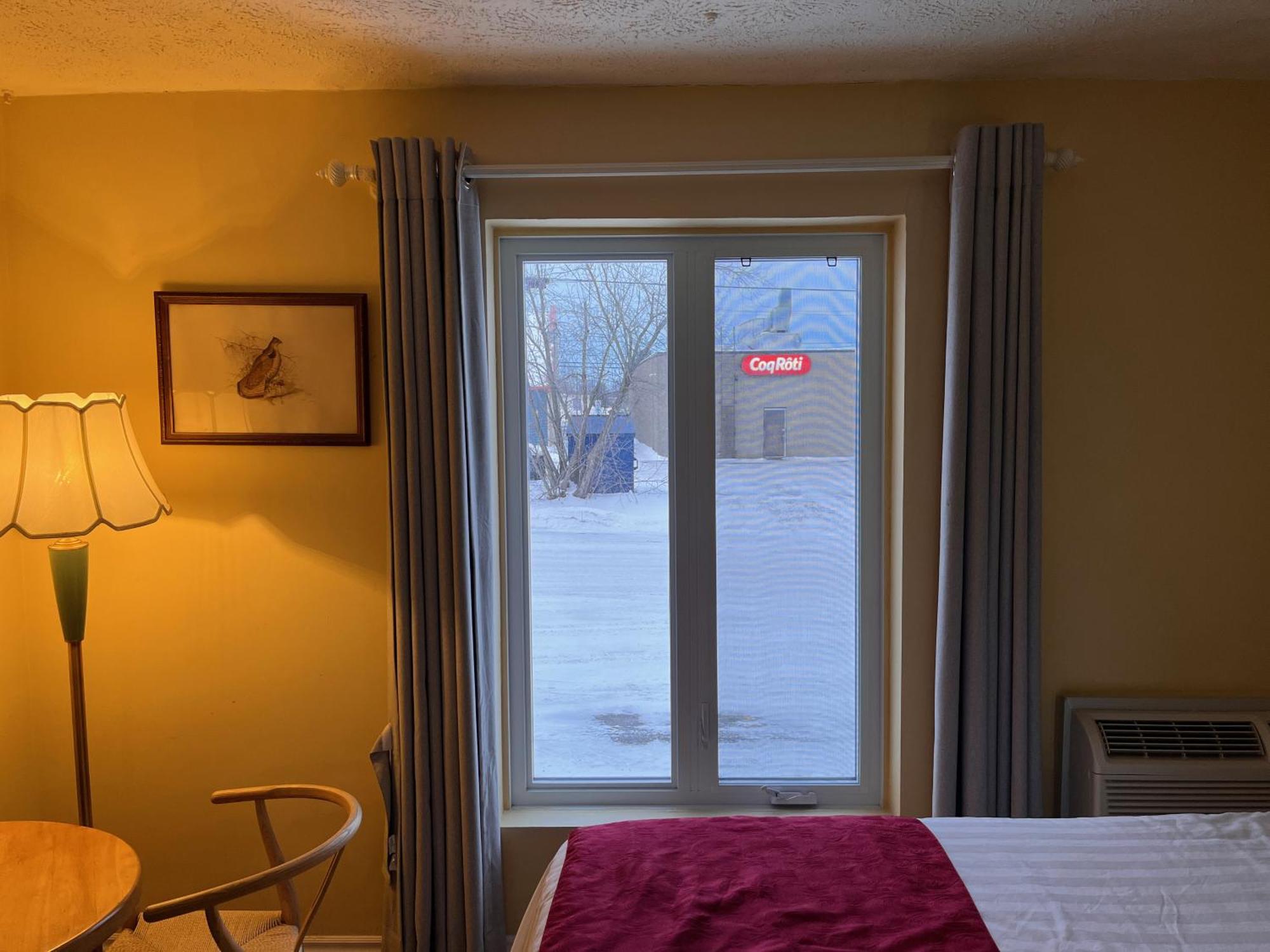 Hotel Cowansville Стая снимка