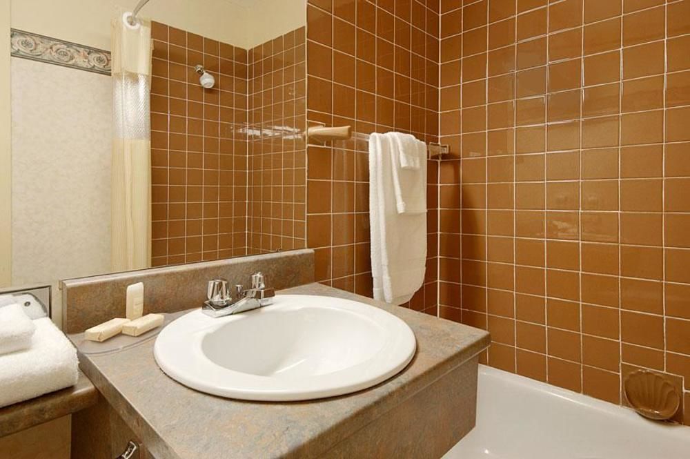 Hotel Cowansville Екстериор снимка